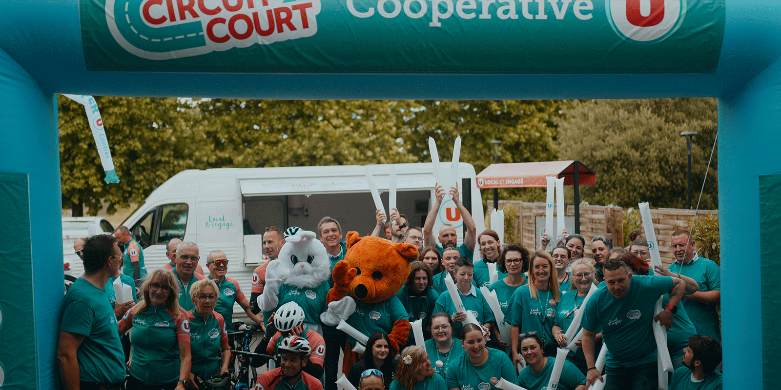 Circuit Court · groupe en visite dans l'atelier de production